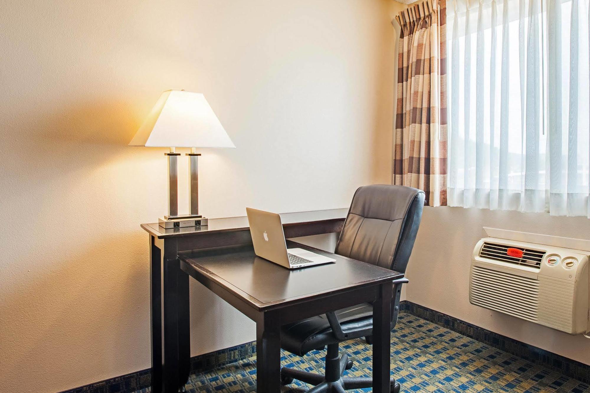 Quality Inn & Suites Kenedy - Karnes City Exterior photo